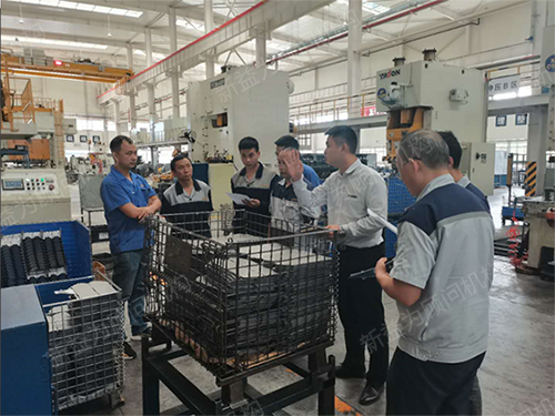 新益為顧問老師和企業(yè)管理親赴現(xiàn)場 新益為顧問老師和企業(yè)管理親赴現(xiàn)場